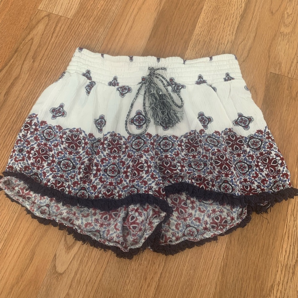 no boundaries patterned shorts, size xs! (tagged for exposure)